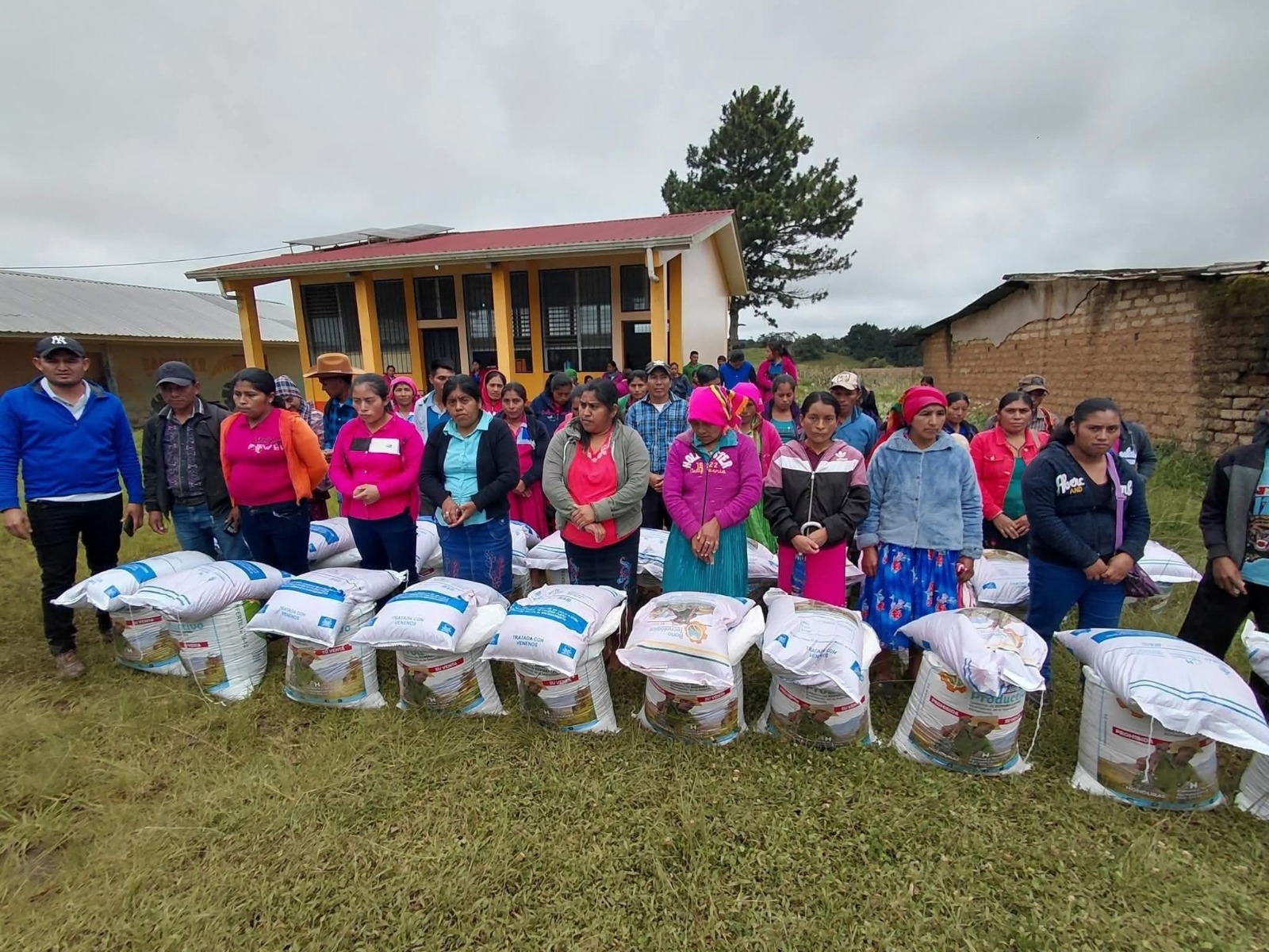 Gobierno impulsa la seguridad alimentaria en el occidente del país con entrega de Bonos Tecnológicos Productivos